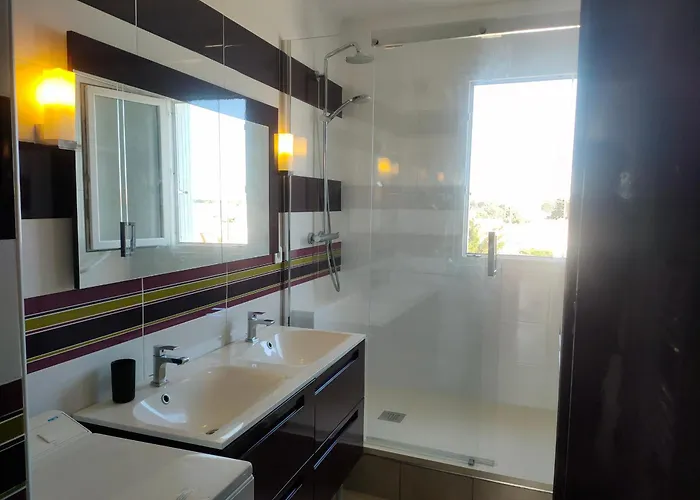 Spacieux 4 Pers A 200m De La Avec Parking Prive - Fr-1-323-443 아파트