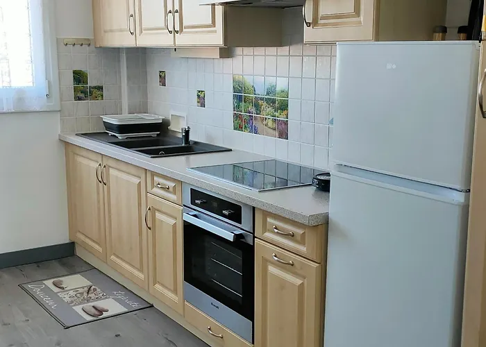 Spacieux 4 Pers A 200m De La Avec Parking Prive - Fr-1-323-443 * 생 힐레르 드 리에