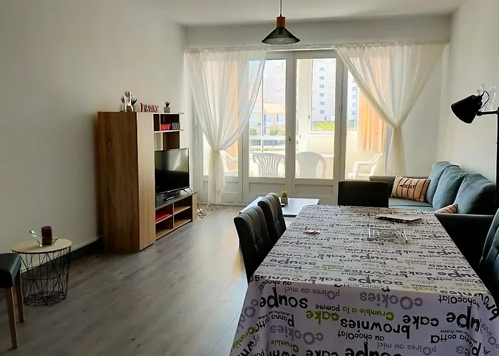 Spacieux 4 Pers A 200m De La Avec Parking Prive - Fr-1-323-443 아파트 생 힐레르 드 리에